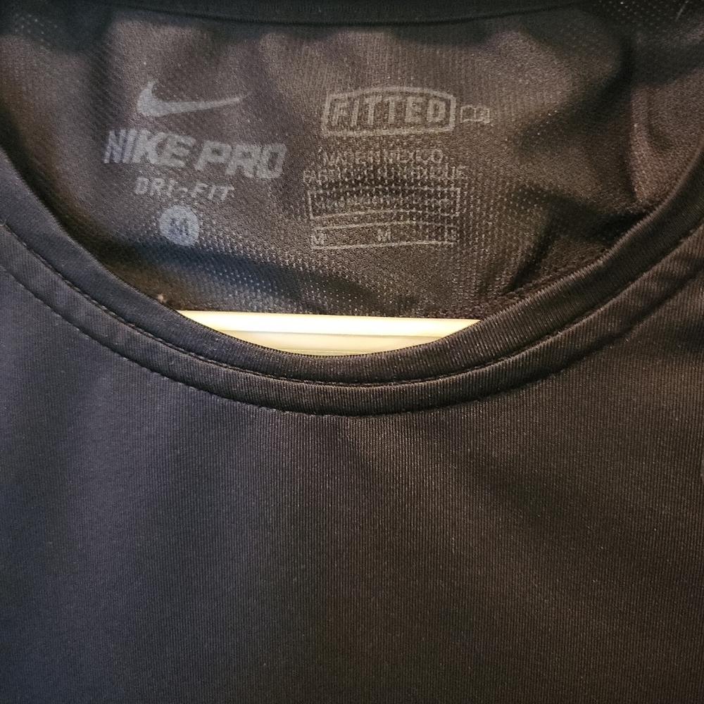 Nike mans dry fit tank top - Picture 3 of 5